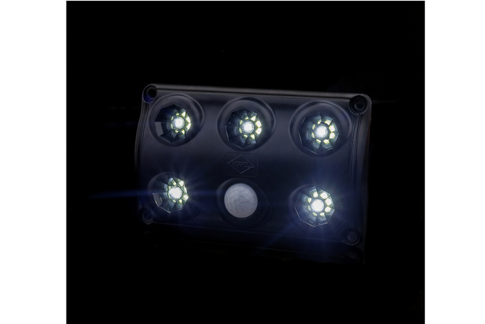 Lampa samochodowa oświetlenia wnętrza HORPOL LWD2156/CZ LED 900lm czarna z czujnikiem ruchu